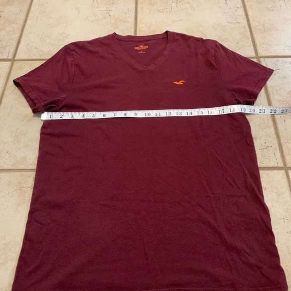 Hollister Men's V-Neck T-Shirt with Embroidered Logo, Maroon/Burgundy, Size S - Picture 3 of 7